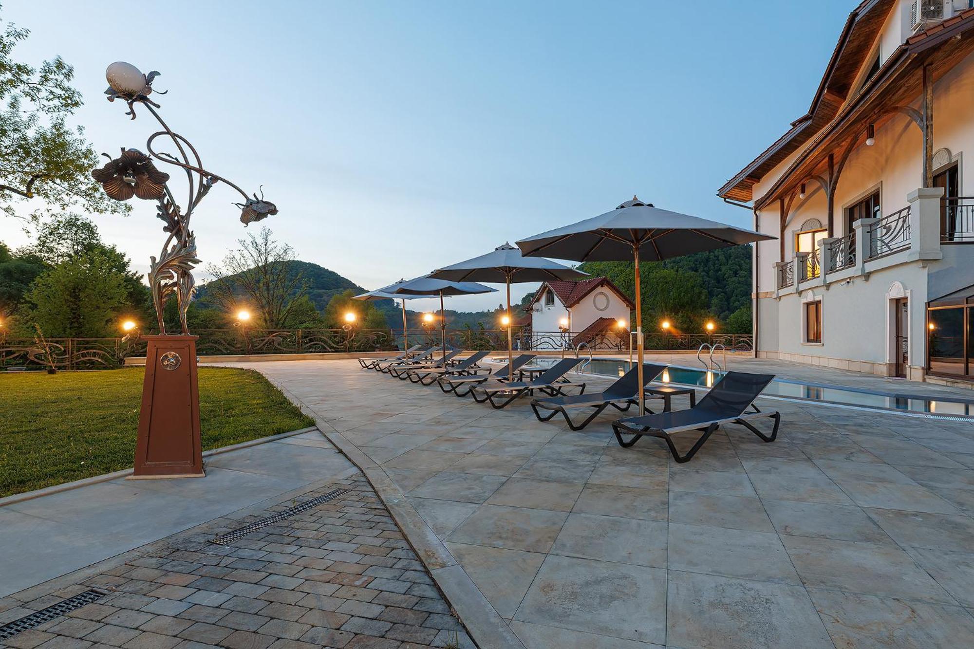 Molfar Resort Hotel & Spa Карпати Shaian Ngoại thất bức ảnh